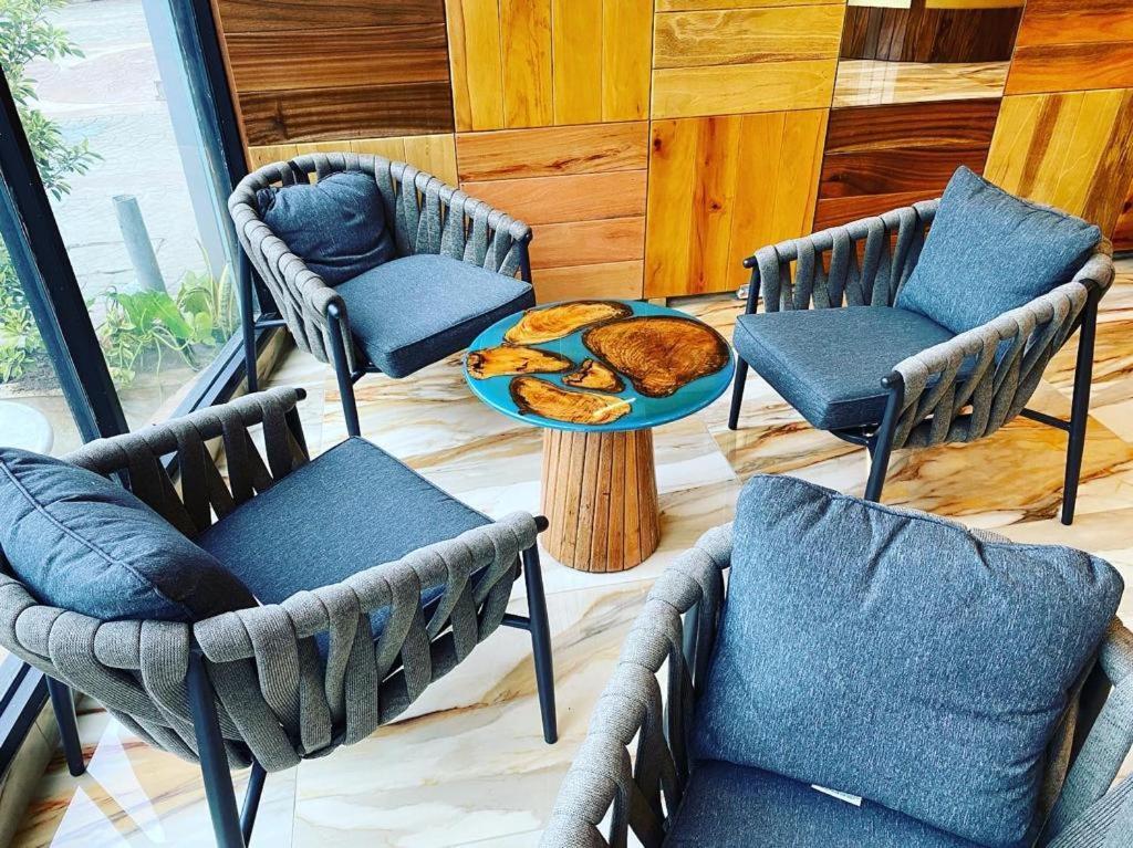 Murex Plaza Hotel & Suites Monrovia Luaran gambar