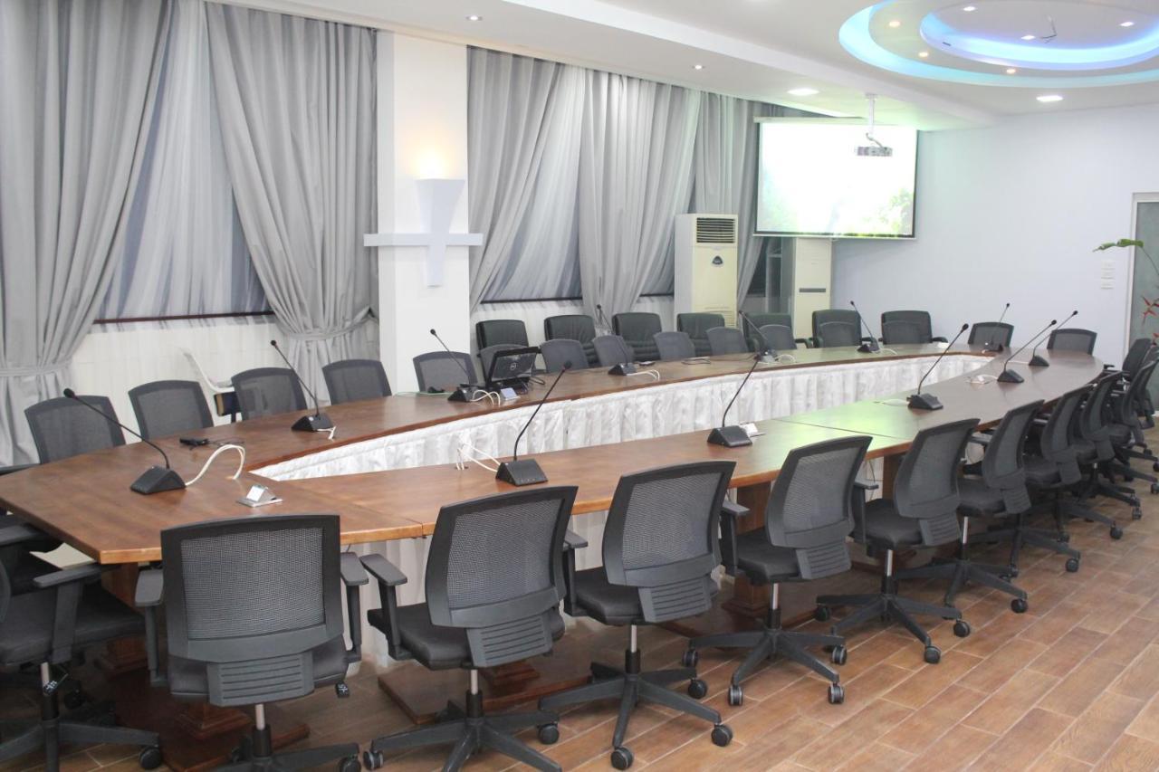 Murex Plaza Hotel & Suites Monrovia Luaran gambar